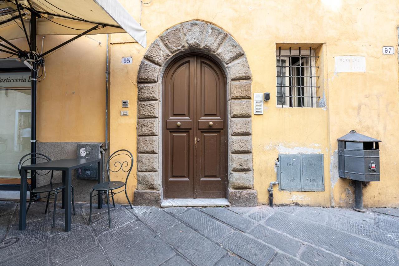 Casa San Paolino Dentro Le MuraElegant Flat Wifi E Selfcheckin Lucca Dış mekan fotoğraf